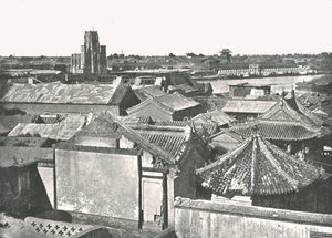 Allmän vy som visar ruinerna av katedralen, Tien-Tsin, Kina, 1895. av W and S Ltd