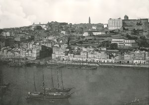 Panorama över staden Porto, Portugal, 1895. av W and S Ltd