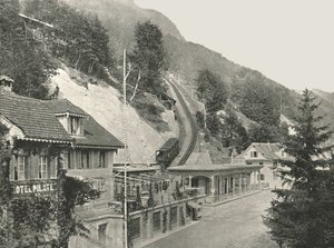 Startpunkt för Pilatusjärnvägen, Alpnachstad, Schweiz, 1895. av W and S Ltd