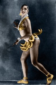 Josephine Baker (1906-1975) 1925 i Revue Negre på Theatre des Champs-Elysees (Champs Elysees), med sitt bananbälte. Fotografi av Lucien Walery (1863-1935).