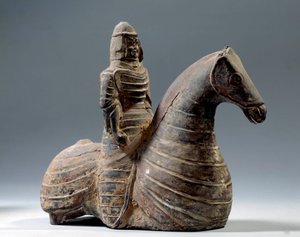Kinesisk konst: statyett av ryttare i rustning (206 f.Kr.-220 e.Kr.), Han-perioden. Paris Museum Cernuschi