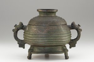 Fartyg (Kuei) och lock, 900-700-talet f.Kr. (brons) av Western Zhou Dynasty Chinese School