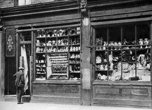 En pantbanksbutik, Bow, London, 1926-1927.