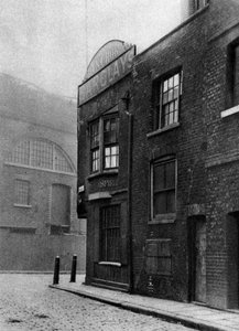 "Anchor"-krogen i hörnet av Bankend och Bankside, London, 1926-1927.