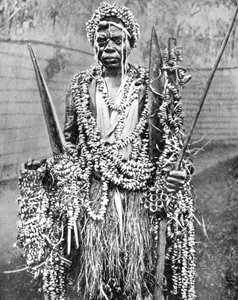 En häxdoktor, Uganda, Afrika, 1936.