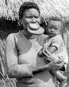 En kvinna från Sara-Kaba-stammen, Kongo, Afrika, 1936.