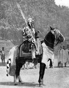 Kunglig livvakt i gammal rustning, norra Nigeria, 1936.