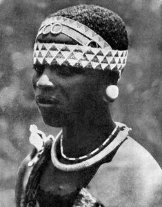 Hustru till en Angoni-hövding, Moçambique, Afrika, 1936.