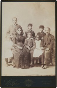 Porträtt av en familj,ca. 1890 (foto) av Wilcox
