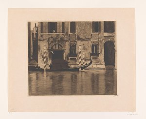 Förtöjd gondol med uppbyggnad i en kanal i Venedig Gondol med konstruktion i Canal Grande, Venedig (originaltitel) av Willem Witsen (signed by artist)