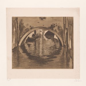 Utsikt under en bro med två roddbåtar Under bron, Venedig (originaltitel) av Willem Witsen (signed by artist)
