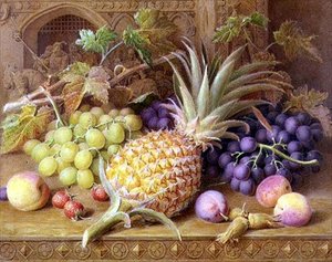 Ett stilleben av en ananas, vindruvor, persikor, jordgubbar och hasselnötter på en byrå