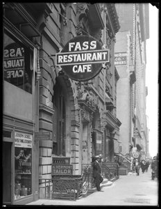 Skylt mot Fass Café, 19 W. 31st Street, New York City, 14 juni 1916 av William Davis Hassler