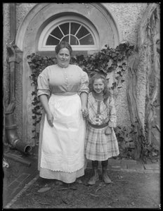 Vaktmästaren på Washington Irving House i Irvington-on-Hudson, omkring 1913. av William Davis Hassler