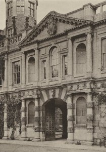 Doorway, The Gateway, Castle Ashby, Northants (s/v foto) av William Galsworthy Davie