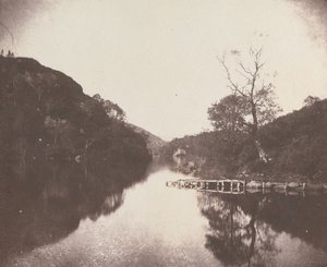 Brygga vid Loch Katrine, scen ur "Sjöns dam" av William Henry Fox Talbot