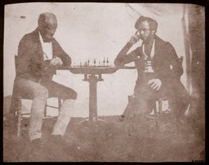 Nicolaas Henneman överväger sitt drag i ett parti schack, september 1841 (saltpapperstryck från kalotypnegativ) av William Henry Fox Talbot