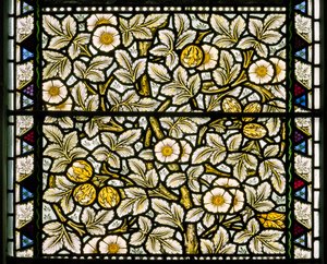 Kirkcaldy Old Kirk, Morris & Co., William Morris, Wild Roses & Hasselnuts, 1886swed av William Morris