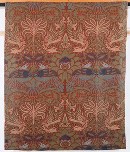 Påfågel en drake, handdränkt kypertgardin, Morris & Co., 1878 av William Morris