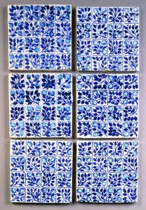 Sju William Morris blå "Small Bough" fyrkantiga plattor av William Morris