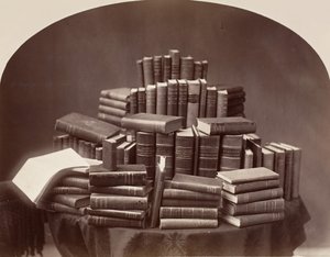 Stilleben med böcker, 1870-80-tal. av William Notman.