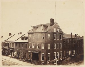 Marshall House, Alexandria, Virginia, augusti 1862 (albumintryck monterat på vävt papper) av William Redish Pywell