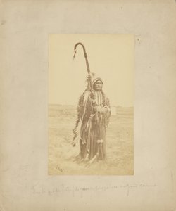 Powder Face, krigshövding för Arapahoes, [i krigsdräkt]