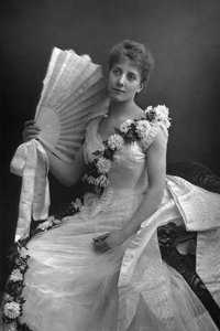 Maude Millett, skådespelerska, 1890. av William and Daniel Downey