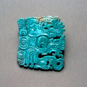 Gravyr av Itzamna från en grav i Topoxte, Peten, Guatemala, klassisk period, ca 300-900 e.Kr. (jade) av Hippolyte Lalaise Devéria