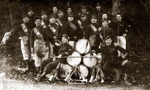 Fanfar av det 122:a franska infanteriregementet under första världskriget 14-18 (s/v foto) av . .