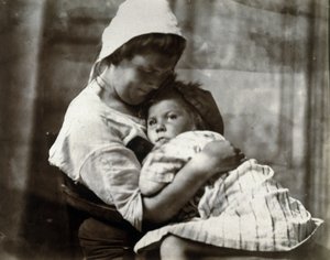 Porträtt av en mor och hennes dotter, cirka 1900-1905 av Frederick (attr. to) Barnard