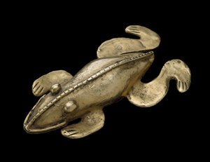 Figur av en giftig groda, 200-1600 AD (guld)