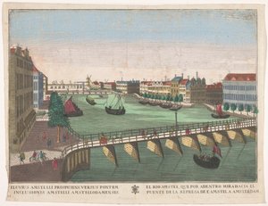 Utsikt över Binnen-Amstel mellan Blauwbrug och Hogesluis i Amsterdam El rio Amstel, que por adentro mirahacia el puente de la represa de l