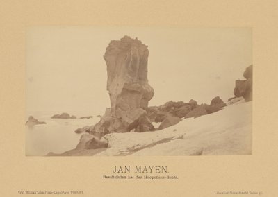 Jan Mayen, basaltpelare vid Hoopsticks Bay av (Linienschiffs Lieutenant) Richard Basso