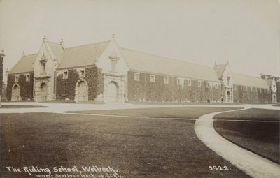 Ridskolan, Welbeck, Nottinghamshire (s/v foto) av (after) English photographer