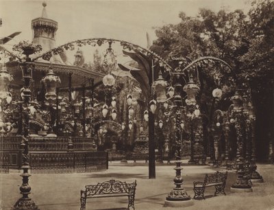 Musikläktaren på Jardin de Paris (s/v foto) av (after) French Photographer