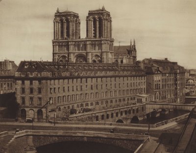 Notre-Dame maskerad av det gamla Hotel-Dieu (s/v foto) av (after) French Photographer