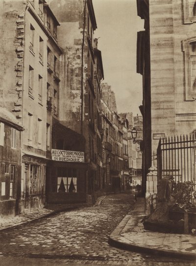 Rue Saint-Christophe 1865, tagen från rue de la Cite (s/v foto) av (after) French Photographer