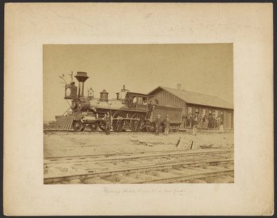 Wyoming Station Engine 23 på huvudspåret [Wyoming]. av A.J. Russell