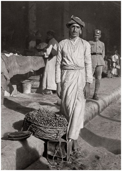 En liten handel som ger liten vinst, Irak, 1925. av A. Kerim
