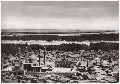 Kadhimiya, den heliga staden nära Bagdad, från ett flygplan, Irak, 1925 av A. Kerim