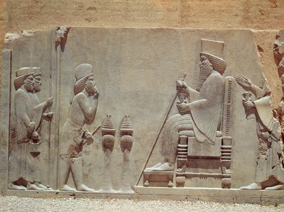 En medianofficer som hyllar kung Darius I från statskassan, ca 515 f.Kr. (kalksten) (se även 209288) av Achaemenid