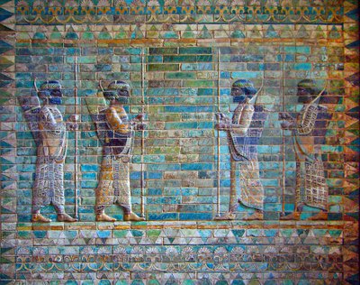 Detalj från fris av bågskyttar, Palace of Darius I, Susa, Iran, c.510 f.Kr. (glaserat tegel) av Achaemenid