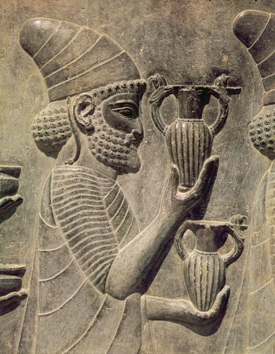 Fenicier bär två vaser som offer, detalj av relieffrisen på den östra trappan till Apadana, Achaemenian period, c.515 f.Kr. av Achaemenid