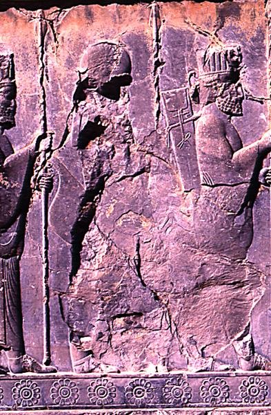 Rad av dignitärer, från den västra ingången till Hundrakolonnhallen (sten) (detalj) (se 179105) av Achaemenid