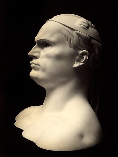 Byst föreställande porträttet av Benito Mussolini, verk av Adolfo Wildt (s/v foto) av Adolfo Wildt
