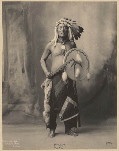 [High Bear, av Oceti Sakowin Oyate]
 av Adolph F. Muhr