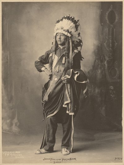 John Hollow Horn Bear, Sioux av Adolph F. Muhr