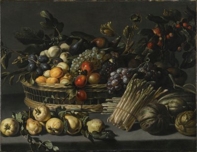 Stilleben med frukt i en hög korg, omgiven av kvittenfrukter, meloner och sparris på en avsats av Adriaen van Utrecht