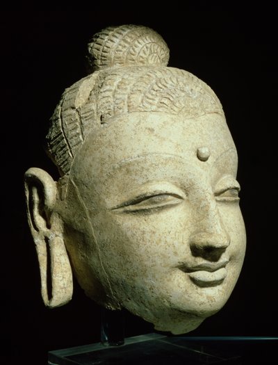 Chef för en leende Buddha, grekisk-buddhistisk stil, från Afghanistan, 1:a-4:e århundradet (stuckatur) av Afghan School